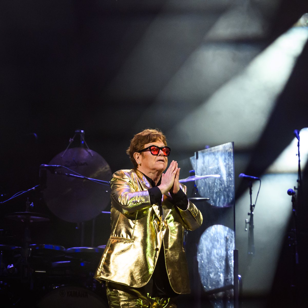 choquei's tweet photo. 🚨AGORA: Elton John se despede dos palcos após 50 anos de carreira. (getty images) https://t.co/cQK6JsMEtI