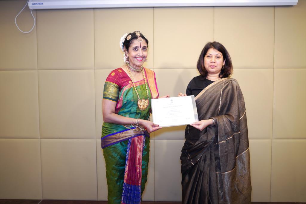 <a href="/CGIHongKong/">India in Hong Kong</a> hosted an enthralling Bharatnatyam performance by Kalaimamani Bala Devi Chandrasekhar followed by audience Q&amp;A #AzadikaAmritMahotsav <a href="/MEAIndia/">Randhir Jaiswal</a> <a href="/EOIBeijing/">India in China</a>