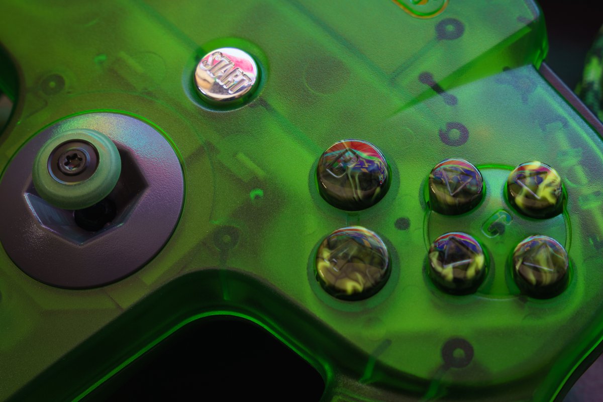 gamrjerome's tweet photo. Finished this #n64 controller build
#TaoStyx64 Nylon Stick
#SS64 Delrin Thumb Pad and Metal Start Button
Oem Bowl and Gears for now
@RockerGameMod Yellow Jacket Buttons and Tactile Z
8ft cable with 550 Paracord called "Green Blend"
Controller from @GreenSuigi :) https://t.co/PuIK0xFzlr