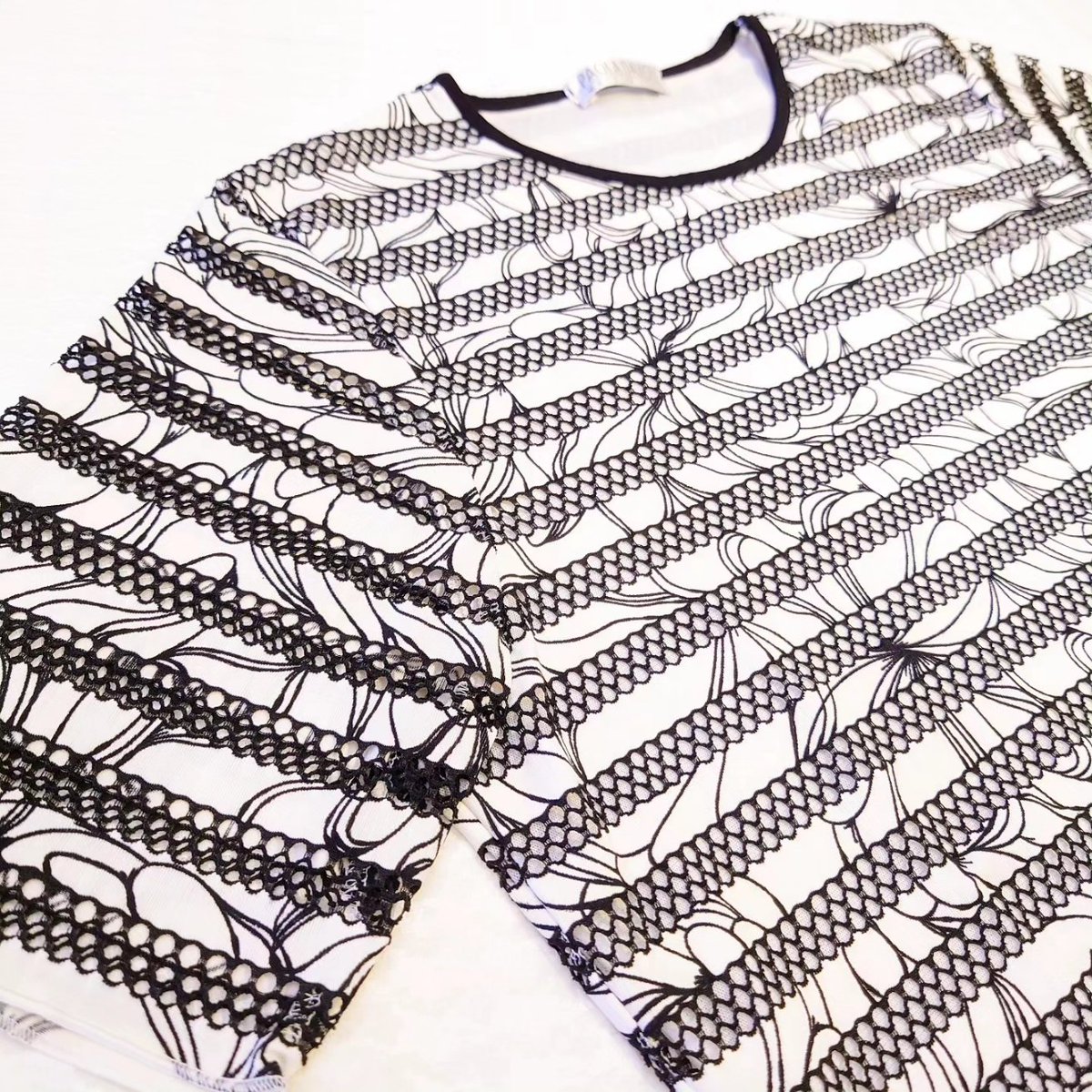 NoblePearl's tweet photo. 当店でお取り扱いしている #PAOLADAVOLI #混紡 #生地 の #Tシャツ です。
【PAOLA DAVOLI】
表地
ポリエステル 96%
ポリウレタン 4%
裏地
ポリエステル 100%
Lサイズ
イタリア製
20,000円+税
#銀座 #オートクチュール #ノーブルパール #洋裁 #洋装 #仕立て #オリジナル #オーダーメイド https://t.co/ZVVJjmjpak