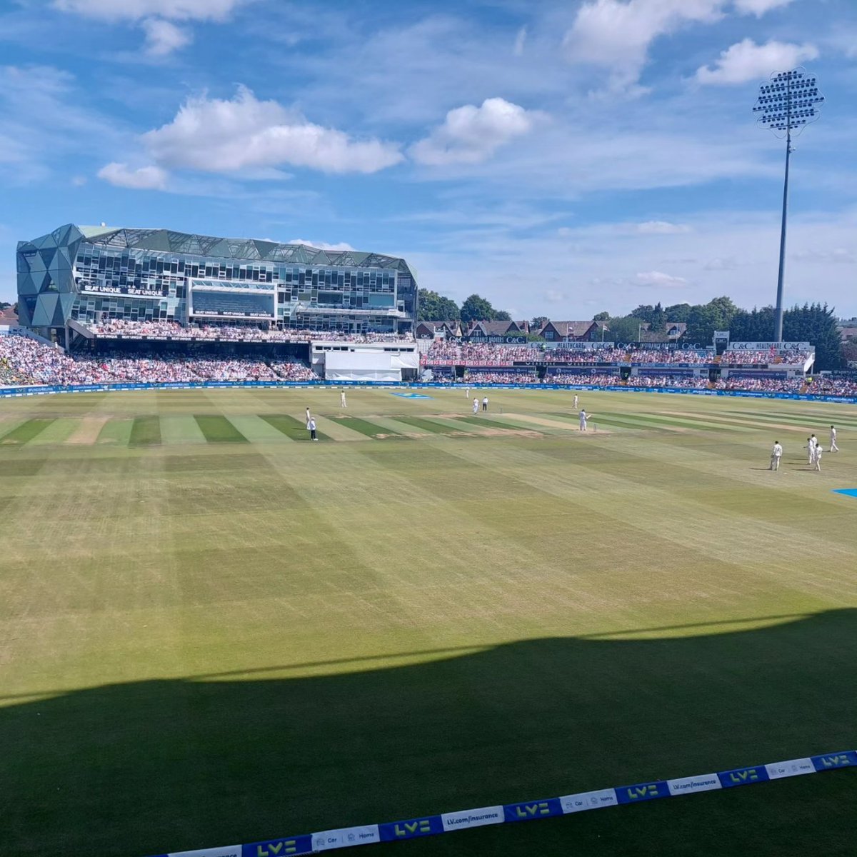 suchycricket95's tweet photo. Lots of driving over the last two days but so worth it!!!
Friday, up to @yorkshireccc and #headingleystadium for the fun and sun of the Men's Ashes
Saturday, down to @homeofcricket for the nail-biting Women's Ashes!
#cricket #cricketsummer #cricketbadger #travellingtheuk https://t.co/yQeEMrsaro