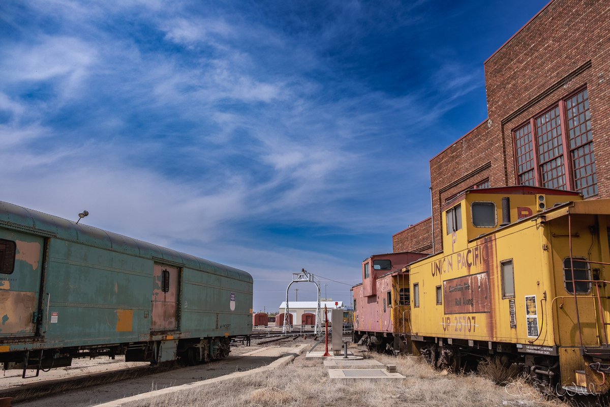 Do you think <a href="/UnionPacific/">Union Pacific</a> will let me have one of the derelict cabooses sitting around the Cheyenne yard? 🤔🤔🤔