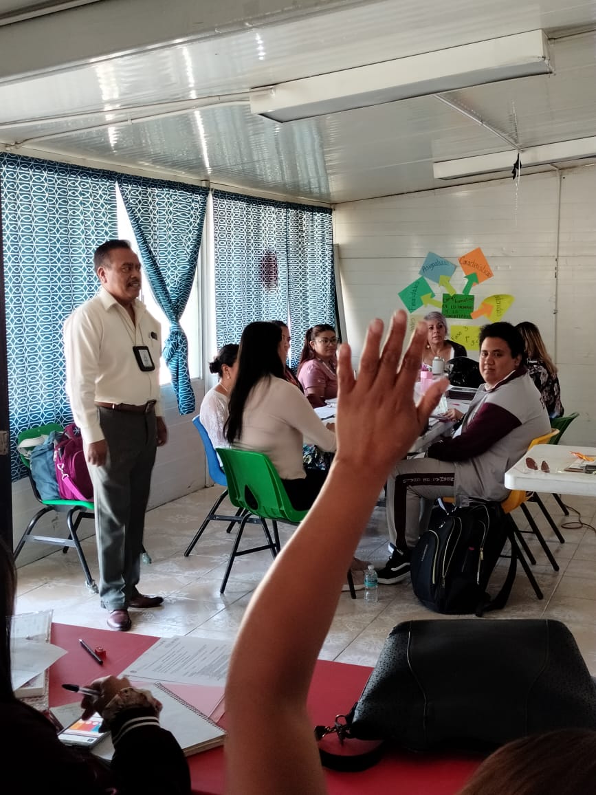 JernimoMondrag3's tweet photo. Acompañando al colectivo docente de la escuela Primaria Lic Juan Fernández Albarran https://t.co/CLYoQo0hwK