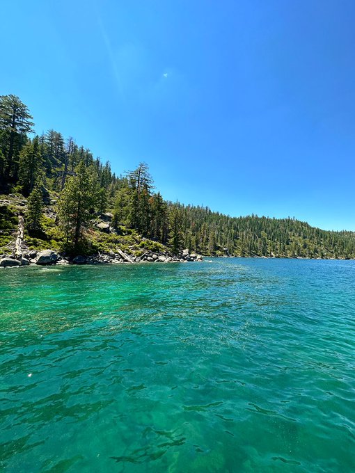 📍Lake Tahoe https://t.co/fhUKrugOpD