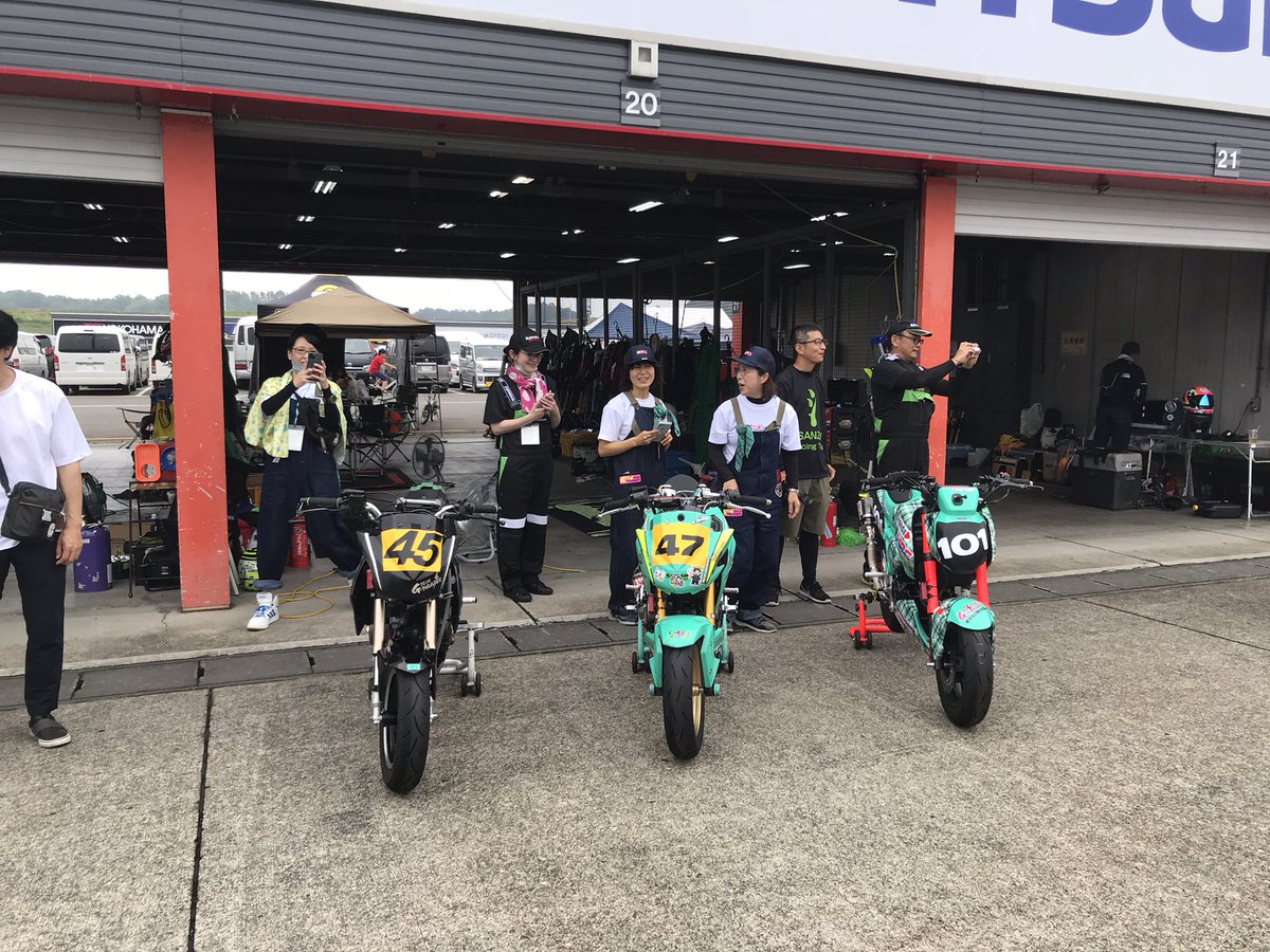 zoo1984's tweet photo. #Motoフェス2023
#じーさんだー
#GThunder 
#じーさん達の平常運転

お天気なんとかもちそうですね
参加のみなさま、よろしくお願いします！！！ https://t.co/25hWjWr5eY
