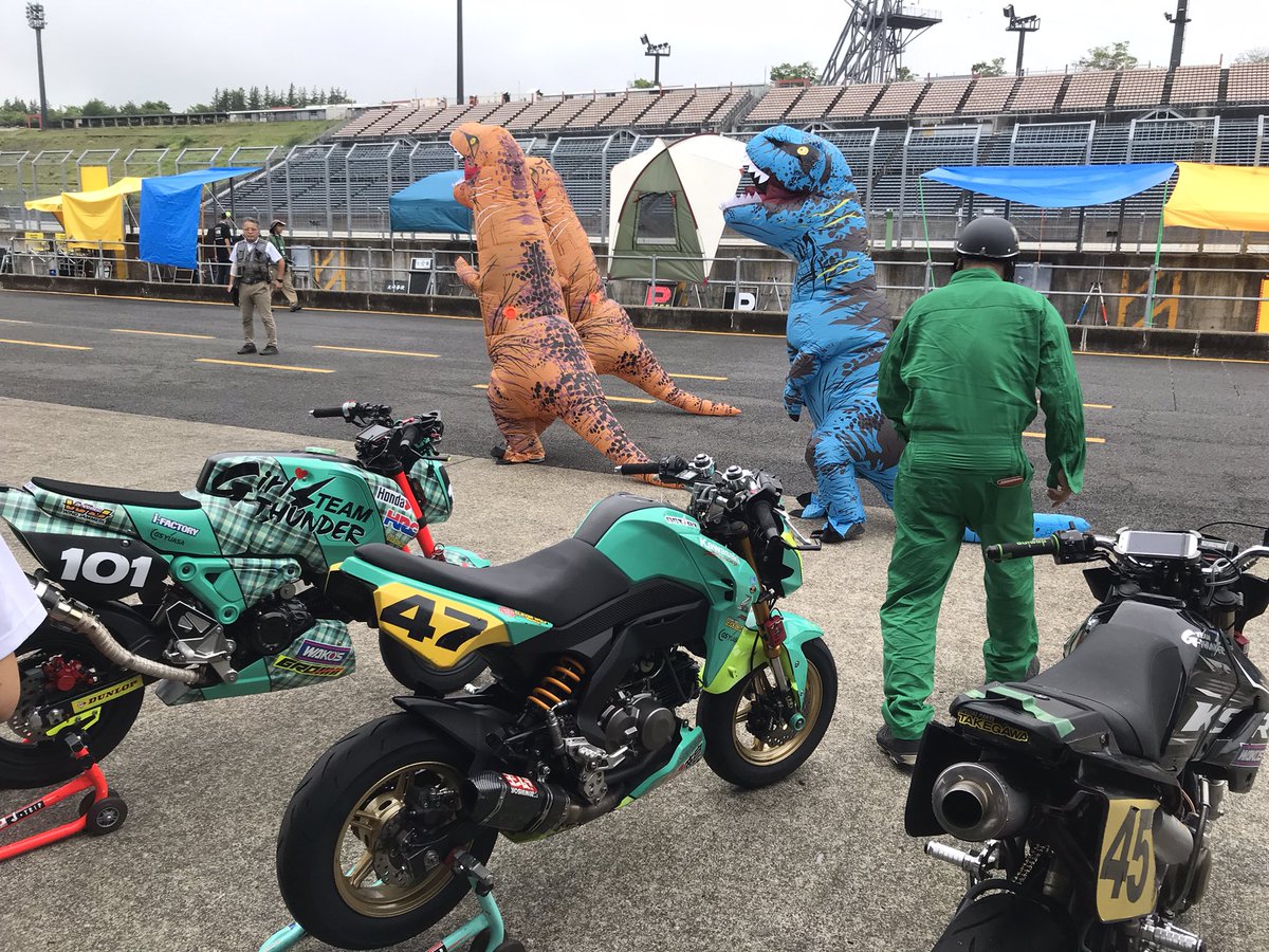 zoo1984's tweet photo. #Motoフェス2023
#じーさんだー
#GThunder 
#じーさん達の平常運転

お天気なんとかもちそうですね
参加のみなさま、よろしくお願いします！！！ https://t.co/25hWjWr5eY