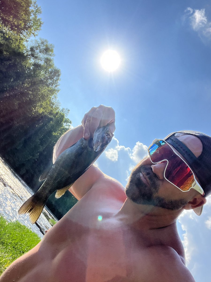 JamesAncion's tweet photo. #BWWS #fishinglife #feet_pic #feet_lover #feetfethish #FeetPictures https://t.co/LpR8nzN5cK