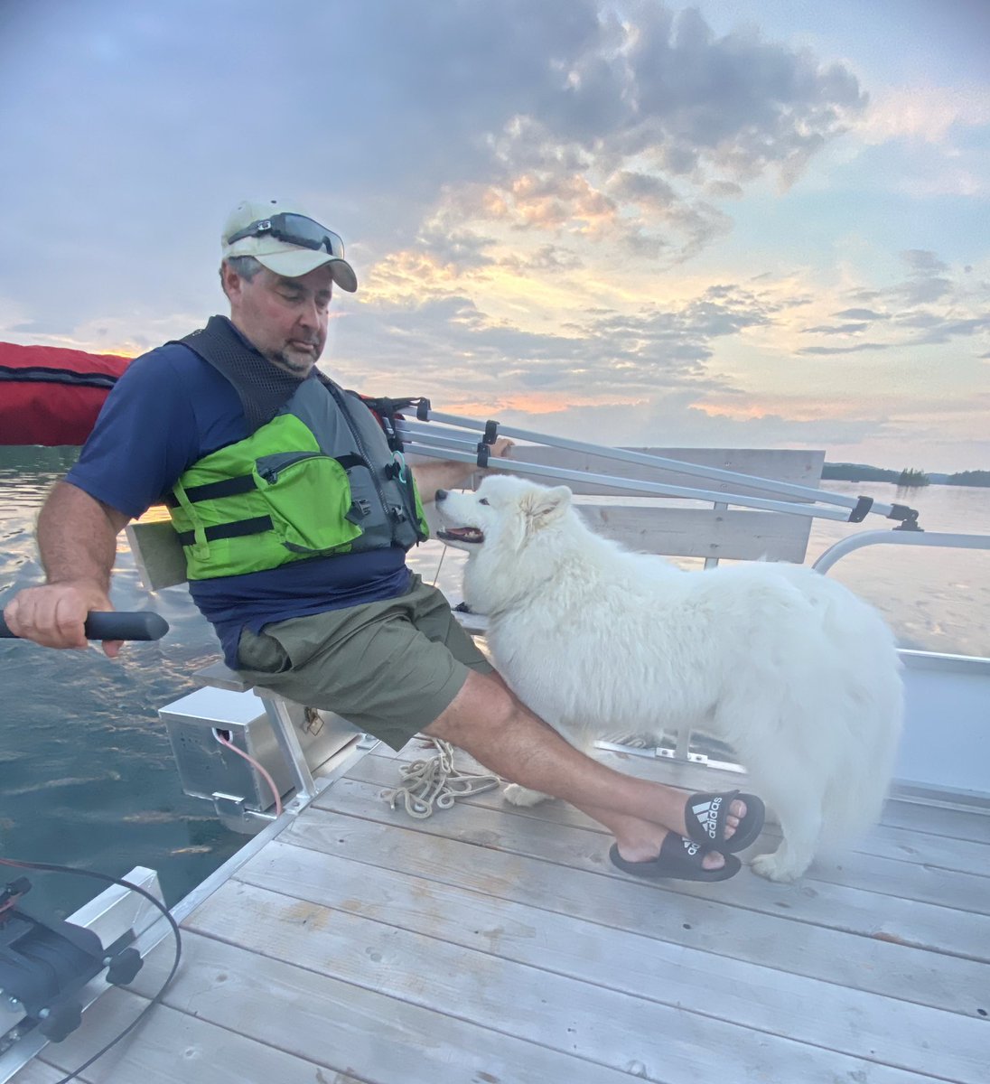 PaoloUtano's tweet photo. These summer views remind me of how lucky we are to be living in Canada.  I hope you’re all taking some time to relax and recharge. https://t.co/6BcxTcrdJH