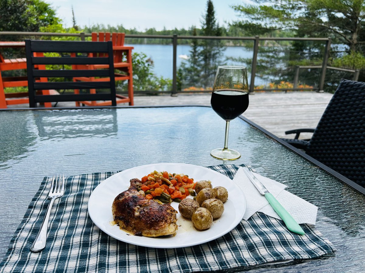 PaoloUtano's tweet photo. These summer views remind me of how lucky we are to be living in Canada.  I hope you’re all taking some time to relax and recharge. https://t.co/6BcxTcrdJH
