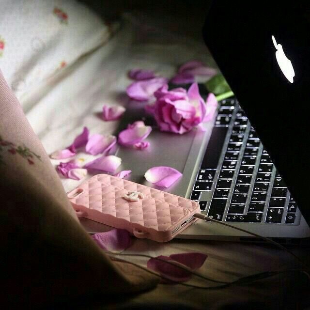 اشغل حياتك بما تراه مناسبا لك، فإن لم تفعل.. أشغلك الآخرون بما يرونه مناسبا لهم. خذ زمام المبادرة وحدد ما تريد.! -