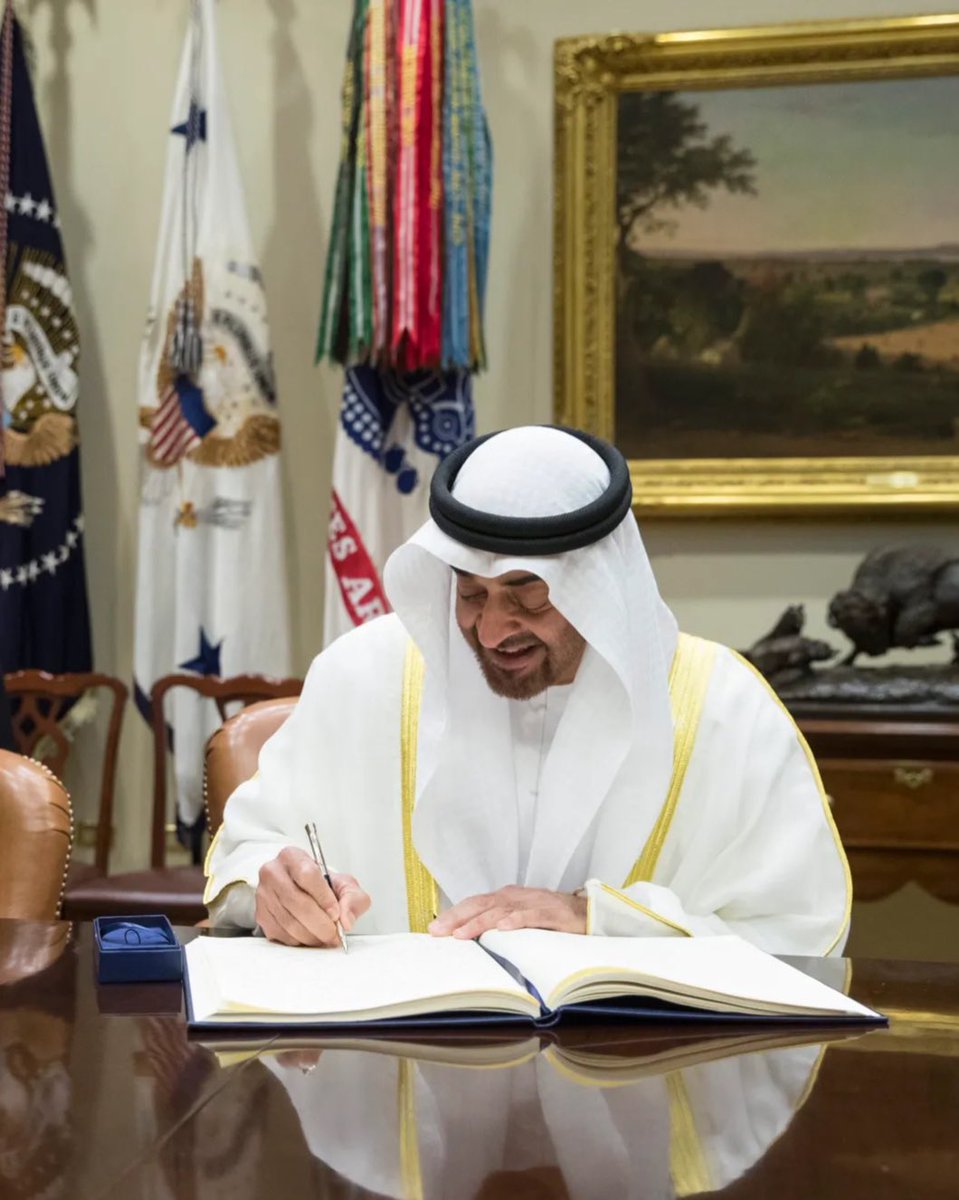 - ادعوا له في صلاتكم و قيامكم و في جهركم و سركم .. 

اللهم بارك واحفظ رئيس دولتنا وولي أمرنا سيدي صاحب السمو الشيخ #محمد_بن_زايد، واحطه بالعناية والتأييد والتسديد ووفقه للحق والخير والقول الرشيد، واجعله يالله ذخراً للبلاد والعباد، اللهم بارك له في دينه وعمره ورزقه وعافيته، وإجعله