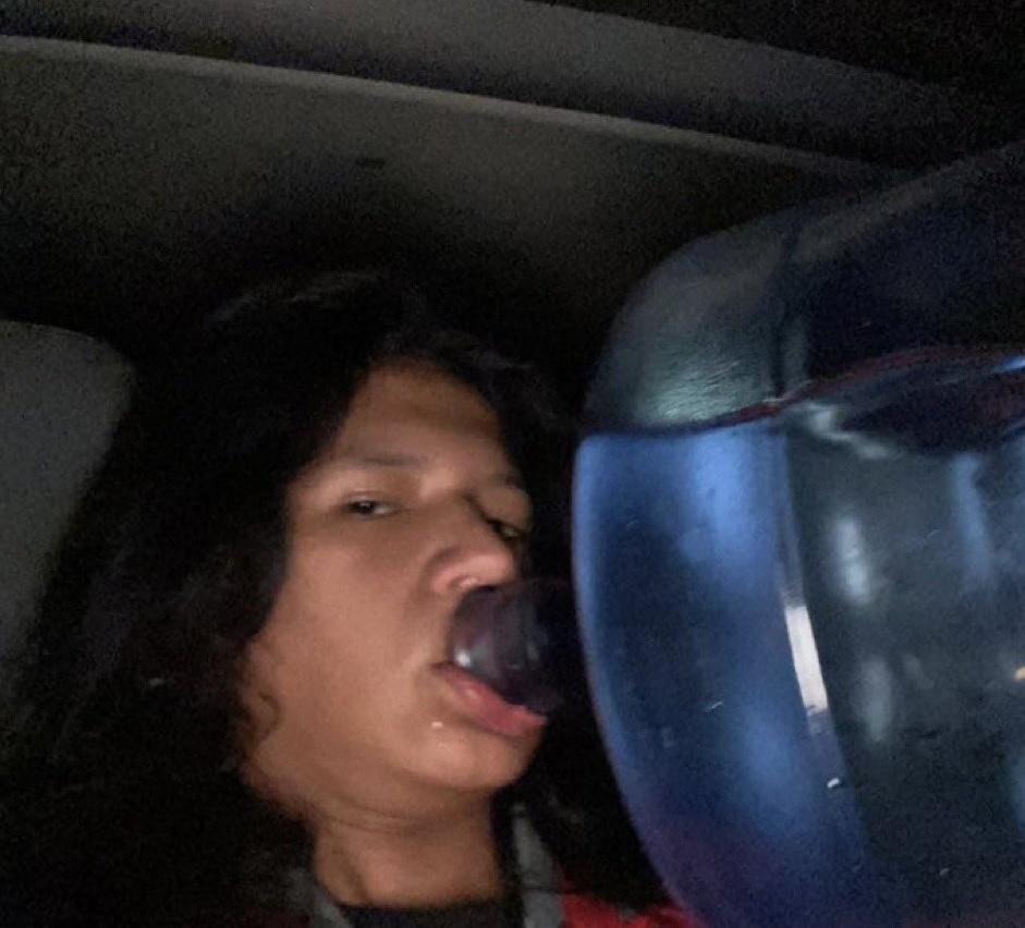 SoyDaniloDiaz's tweet photo. Nadie:

Yo hidratándome a las 3 am: https://t.co/J0UEry1BGS