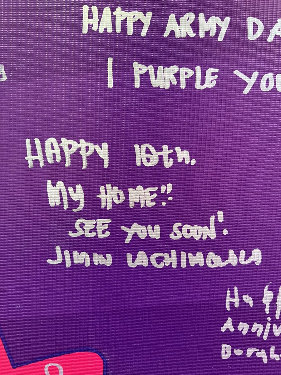 captivate_jimin's tweet image. We need a good cry for this morning to be good! 
Come to Glorietta Activity Center and celebrate with us! Write your heart felt messages on our Freedom Wall!

HAPPY 10th Anniversary, our home @BTS_twt 

#ARMY10VEBTS 
#ARMYturns10Today