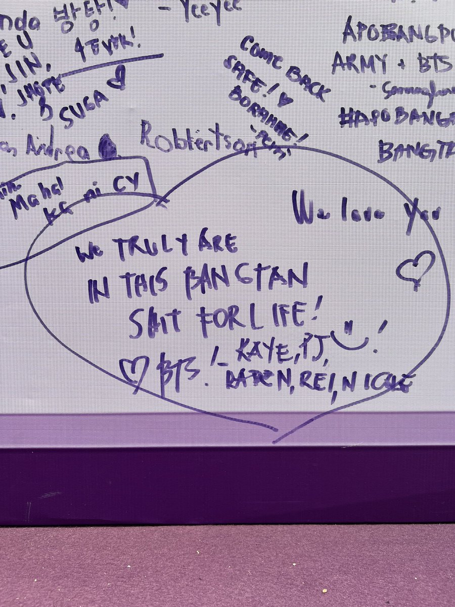 captivate_jimin's tweet image. We need a good cry for this morning to be good! 
Come to Glorietta Activity Center and celebrate with us! Write your heart felt messages on our Freedom Wall!

HAPPY 10th Anniversary, our home @BTS_twt 

#ARMY10VEBTS 
#ARMYturns10Today