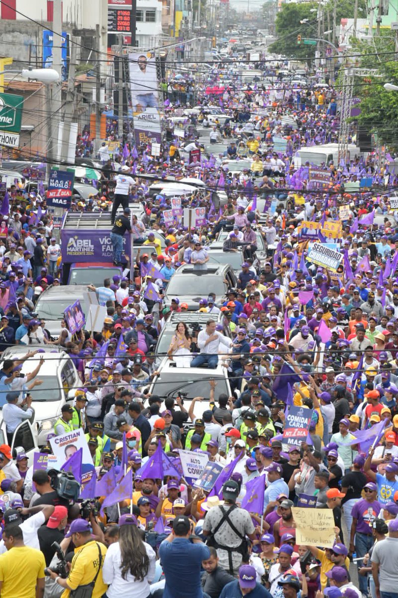 DominguezBrito's tweet photo. ¡El @PLDenlinea hoy marchó de manera contundente con el pueblo dominicano!

Nuestro compromiso trasciende este momento. Seguiremos luchando por un país mejor, con esperanza y determinación.

#MarchaDeLaEsperanza 
#AguantaQueFaltaPoco https://t.co/OYxLb0OZyN