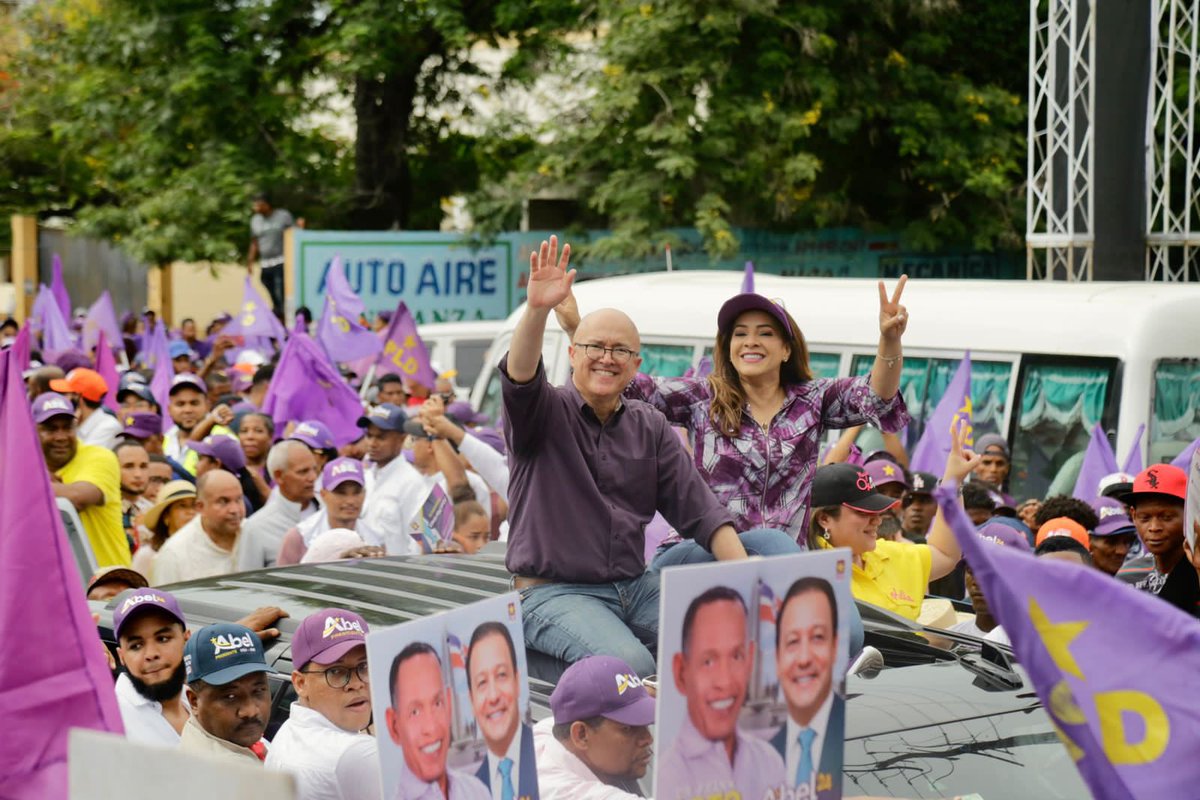 DominguezBrito's tweet photo. ¡El @PLDenlinea hoy marchó de manera contundente con el pueblo dominicano!

Nuestro compromiso trasciende este momento. Seguiremos luchando por un país mejor, con esperanza y determinación.

#MarchaDeLaEsperanza 
#AguantaQueFaltaPoco https://t.co/OYxLb0OZyN