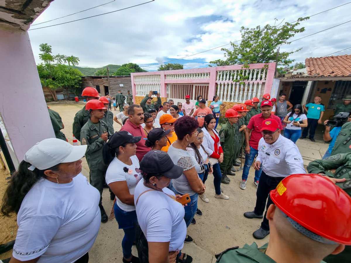 sucregobierno_b's tweet photo. "Con este consultorio popular, podremos atender a cerca de 4500 personas y brindar atención primaria a esta comunidad (4 de marzo)", @GPintoVzla 

#GeneraciónTricolor https://t.co/mQAerJ3WwA