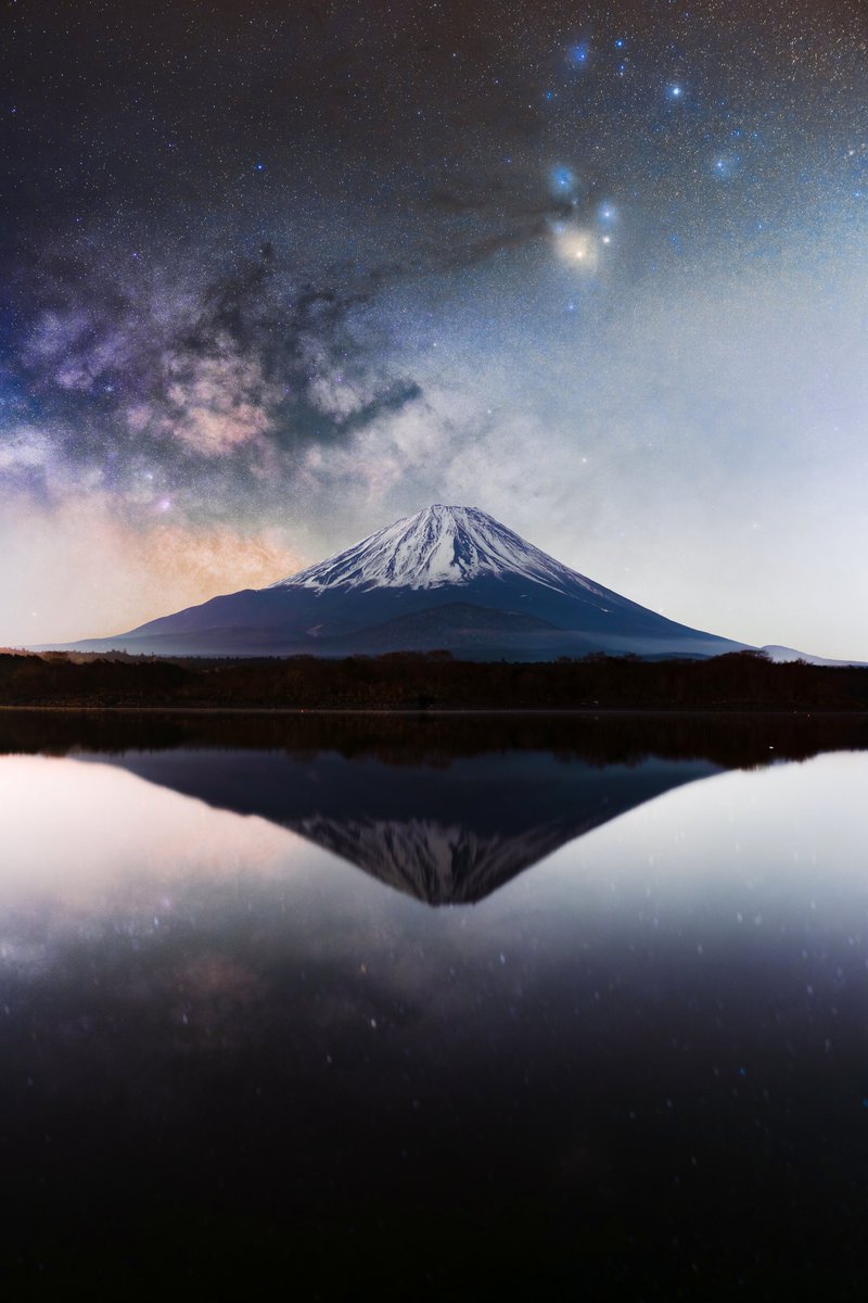 Mahdi___77's tweet photo. Milky Way and Mt. Fuji https://t.co/q0pK0umXKa