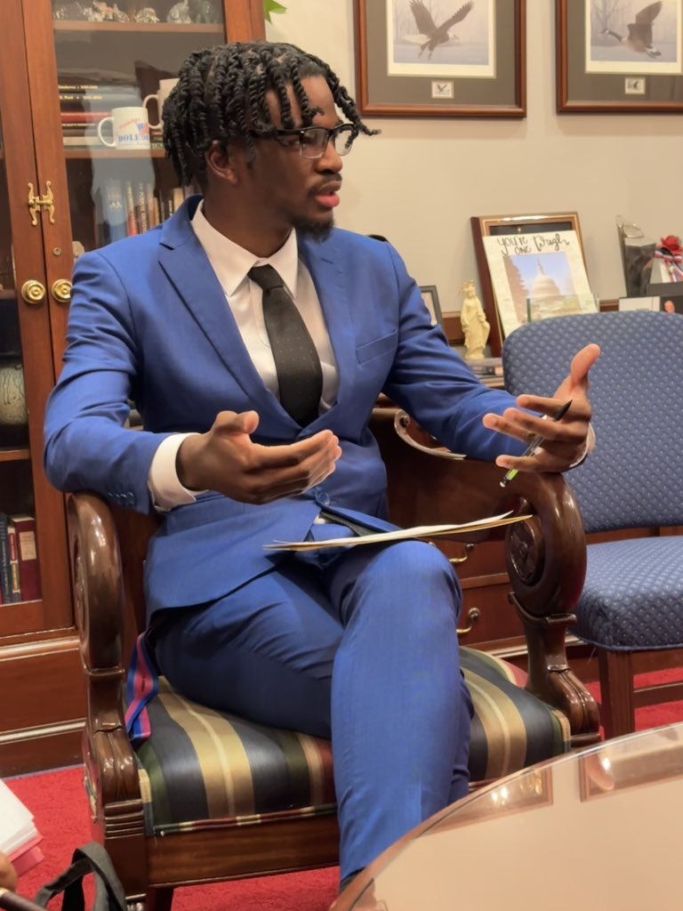 Brandon4Memphis's tweet photo. Throughout the year, I’ve been able to share my story and inspire others through speeches that I’ve given at events hosted by organizations like @youthvillages and TN’s DCS. I’ve had the honor to speak and change minds at the state level and the federal level! https://t.co/vPQ4ap1eol