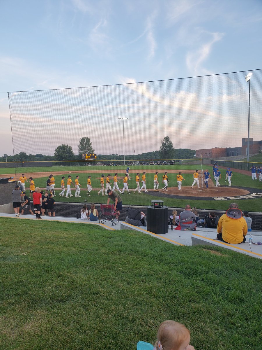 Final in 5 innings-
Mid-Prairie - 11
Durant - 0
#mphawks
#iahsbsb