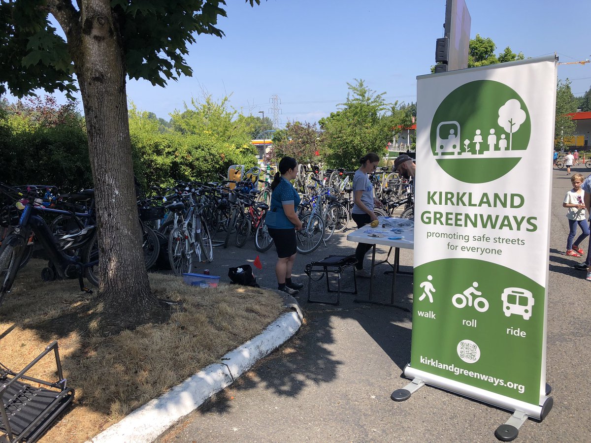 KirkGreenways's tweet photo. Grand opening of @kirklandgov’s new bike and ped bridge connecting Totem Lake and downtown Kirkland and points beyond. 👏

Props to @KccClaudia and @EastrailP for helping connect the region with safe and sustainable infrastructure.

Great to see so many people valeting with us! https://t.co/OB71IAQrWQ