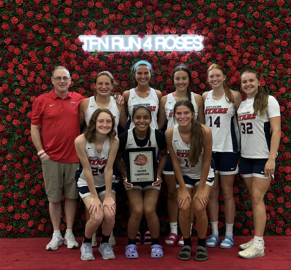 Congratulations to Alabama Southern Starz Veal 2024 E40 on going 4-1 at the roses classic and winning the silver championship.