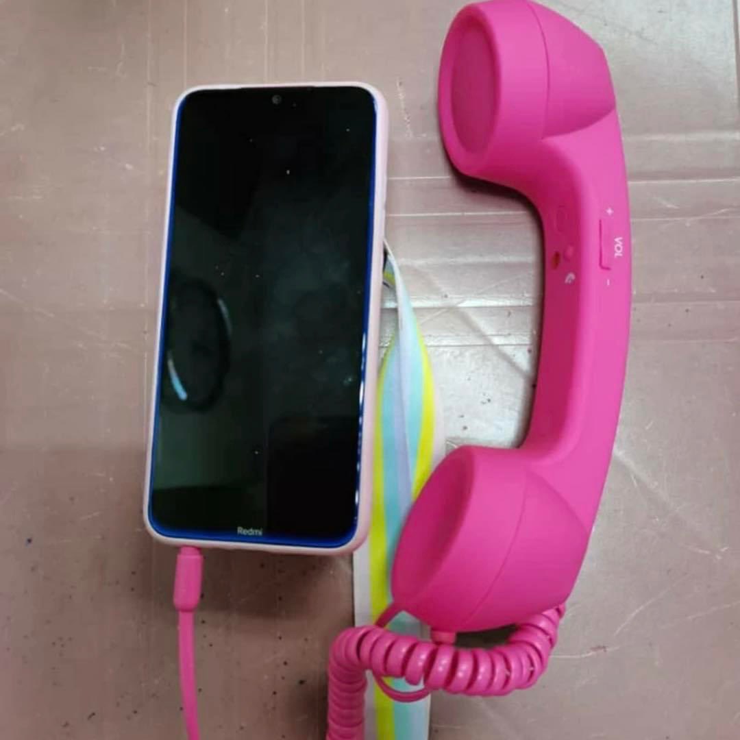 ApiliaTLazada's tweet photo. Ni bergayut 3 jam pun takde hal

Takdelah berasap telinga henfon panas, suara pun clear, pegang selesa. Tayah dah risau radiasi ke pebenda

Murah weh harga dia 👉 https://t.co/t0Pv5U9Udv

Berapa ringgit sangat je pun, boleh la buat merasa throback balik zaman dulu https://t.co/DtQe5kj1t3