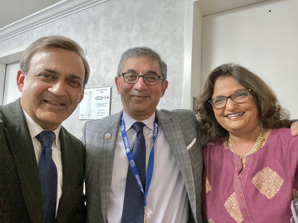 Everybody’s path in medicine crosses at least once in Philadelphia! Delighted to meet up with @ABIM Board Chair @rajster Rajeev Jain, MD, and his wife, Mamta Jain, MD.