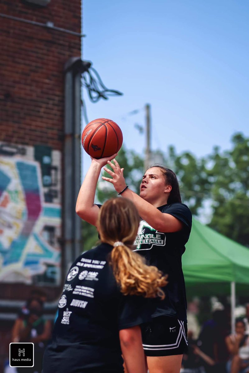 HandHoops's tweet photo. Thank you to The Jungle 3 on 3 Basketball Tournament &amp; Community Event for letting Hot Hand Hoops be the official basketball and to @haus_media  for capturing phenomenal pics. https://t.co/Hix1RkFsQH