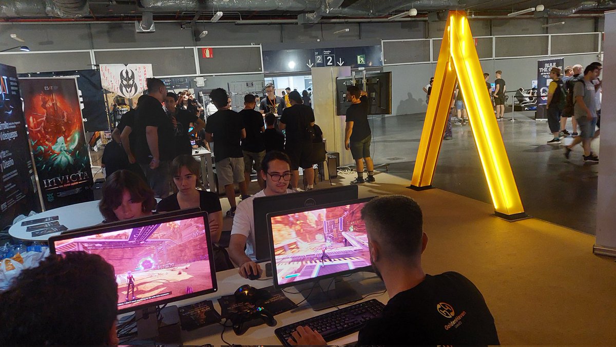 Hoy es nuestro ultimo dia en @DreamHackSpain , pasad por nuestro stan de <a href="/ESAT_Valencia/">ESAT</a> para probar nuestro juego <a href="/AndaraGame/">ANDARA</a> y darnos feedback!!! 💜🎮 

#indiegame #IndieDevs #DreamhackValencia #AndaraGame #ESAT