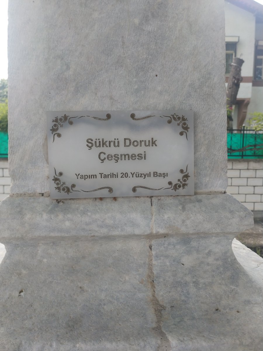 tarihikonya's tweet photo. Merhum Şükrü Doruk.
Konya'da farklı hayır işlerine imza atmış değerli bir isim.Bu hayırları arasında en mühimi Üçler Mezarlığı'nın satılmasının önüne geçmesidir. Tarifi olmayan büyük bir hayır gerçekten. 3. ve 4. fotoğraflarda ise Meram Çayı kenarına yaptırdığı çeşmesi görülüyor. https://t.co/Rt1M4pUBBi
