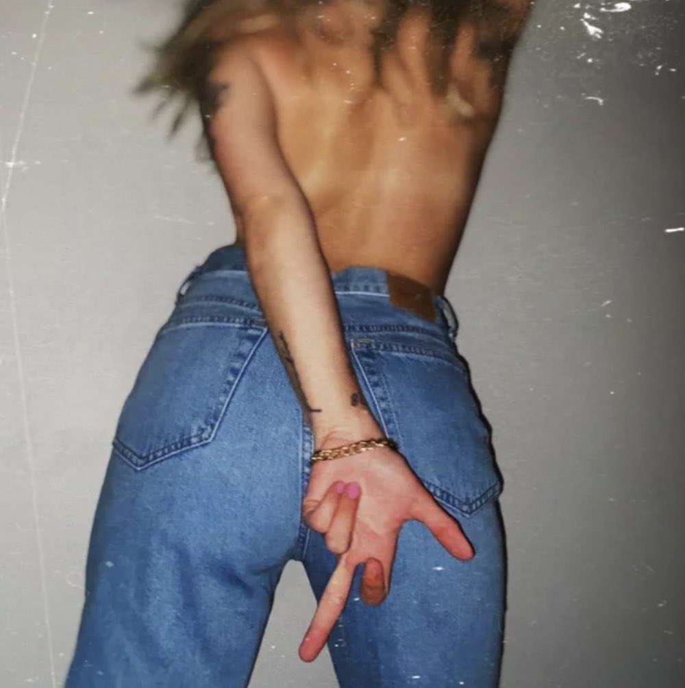 🔥미친듯이 치명적인 노래🔥: NEA EINI - Obsessed (2023) [가사해석/번역/자막] youtu.be/vbvR3zibXg0 via <a href="/YouTube/">YouTube</a> 
OML Sync/SNM/LEEway Music &amp; Media