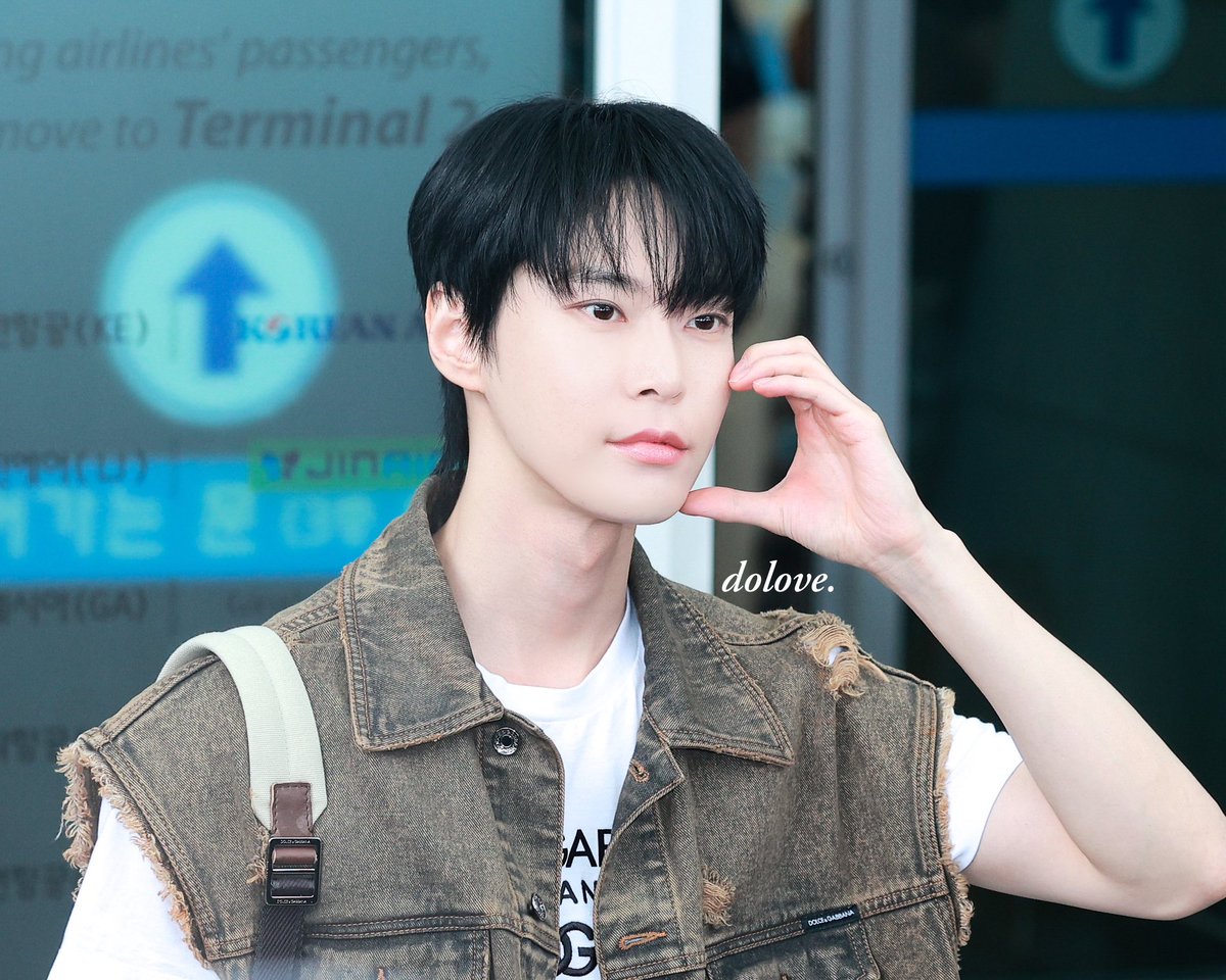 _do1ove's tweet photo. 230709 #도영 ICN 출국
🐰🐰

 #Doyoung #ドヨン #NCT #NCT127 https://t.co/BNXb5f5rOk