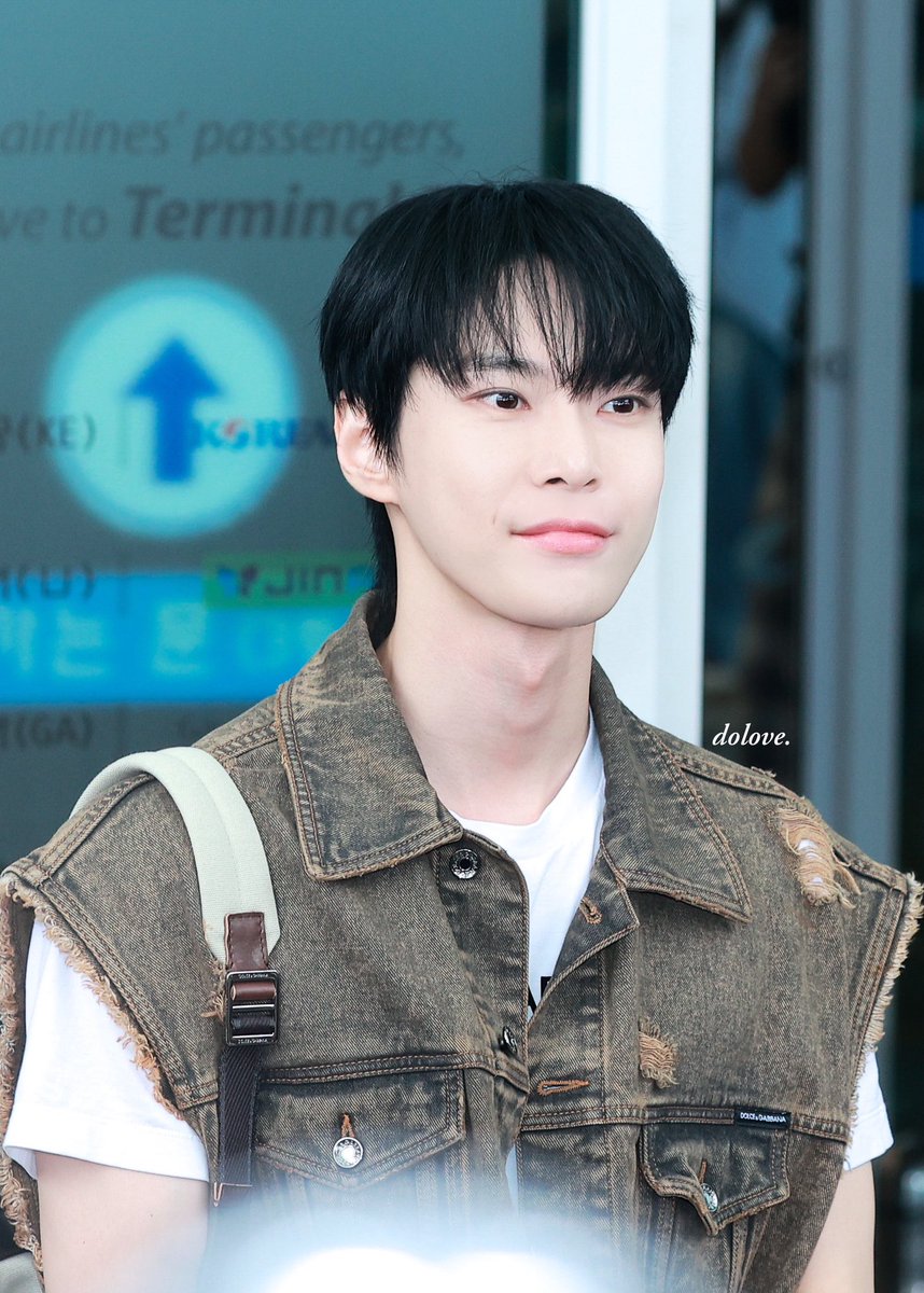 _do1ove's tweet photo. 230709 #도영 ICN 출국
🐰🐰

 #Doyoung #ドヨン #NCT #NCT127 https://t.co/BNXb5f5rOk