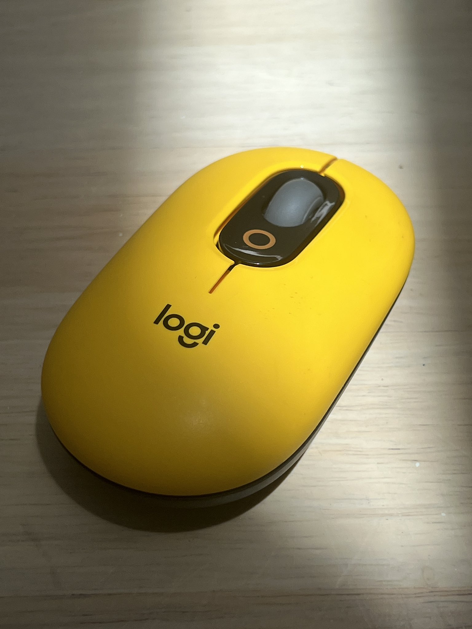 นักการตลาดล่าง on Twitter "เม้าส์รุ่นนี้เป็นแบบเงียบ คลิกไม่มีเสียง มี