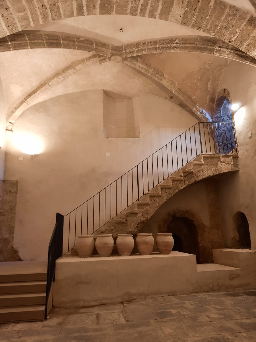 podcastmarciano's tweet photo. En #CastelloRutadeSabor no todo son productos gastronómicos. También encontrarás gozadas históricas como la Cartuja de ValldeCrist en Altura (Alto Palancia), donde harás un viaje en el tiempo con los guías turísticos acreditados. 😍 #turismodecastellon #BlogtripCRS #patrimonio https://t.co/W47G50HRtu