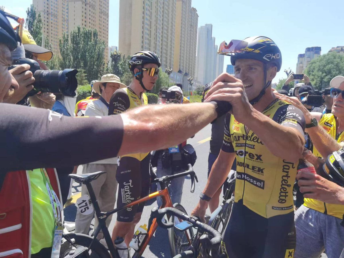 TDQL_Official's tweet photo. #tdql2023 St1✅

What a sprint!!! Congratulation to 172 Timothy Dupont #tartelettisotex 🏆win the first stage of 2023 Tour of Qinghai Lake!!! 👏👏👏 https://t.co/iapn7Jv9Wl