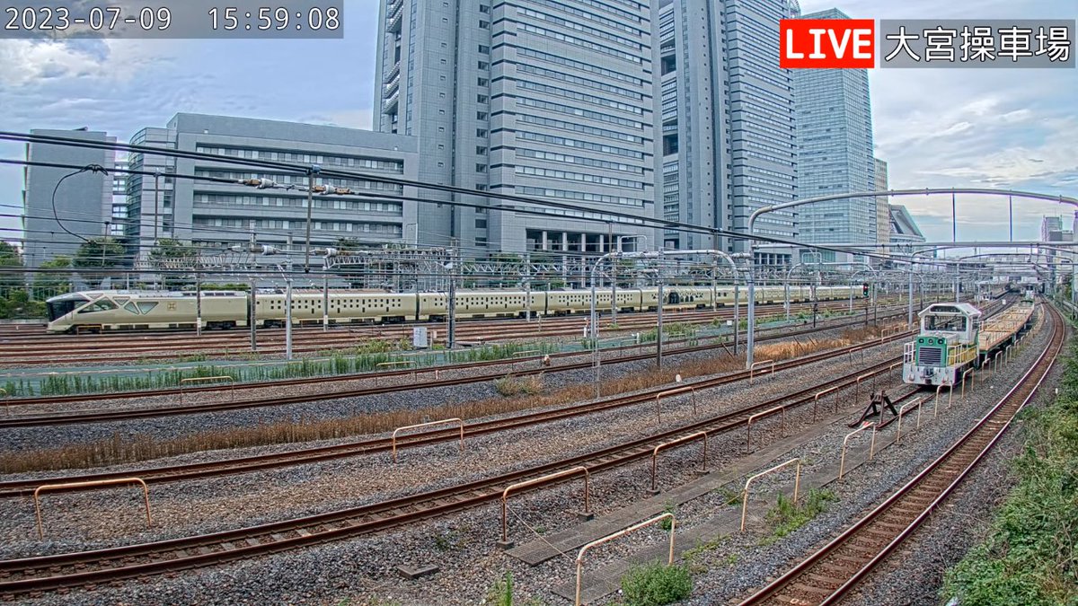 e583_hamanasu's tweet photo. さいたま新都心ライブカメラより（７／９）
四季島（１泊２日コース）大宮操車場を通過→
#四季島 https://t.co/Ha9Axndy7i