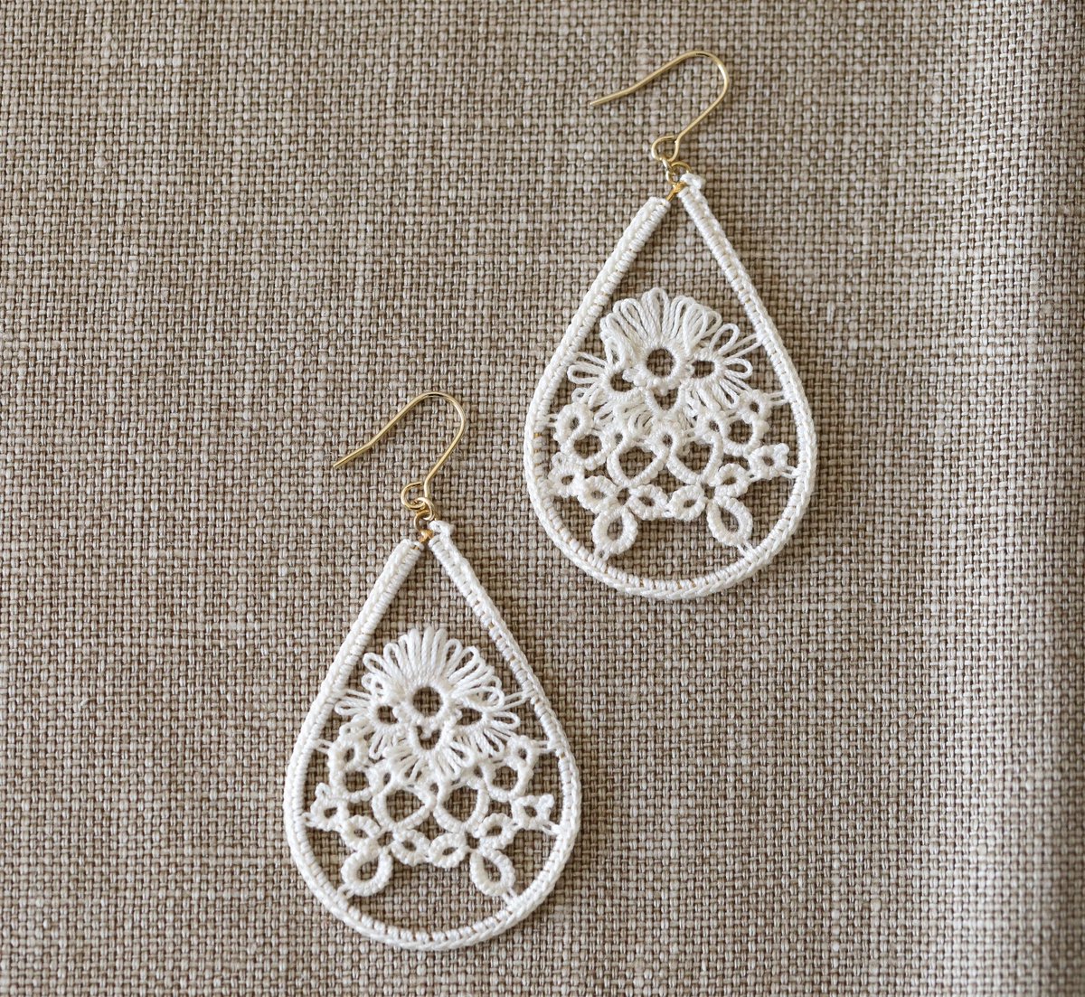 daccomyanmar's tweet photo. Tatting-lace earrings will make you elegant and gorgeous!
#tattinglace
#daccomyanmar
#madeinmyanmar
#tattinglaceaccessory
#hladee
#opendaily https://t.co/MCN5eimzJJ