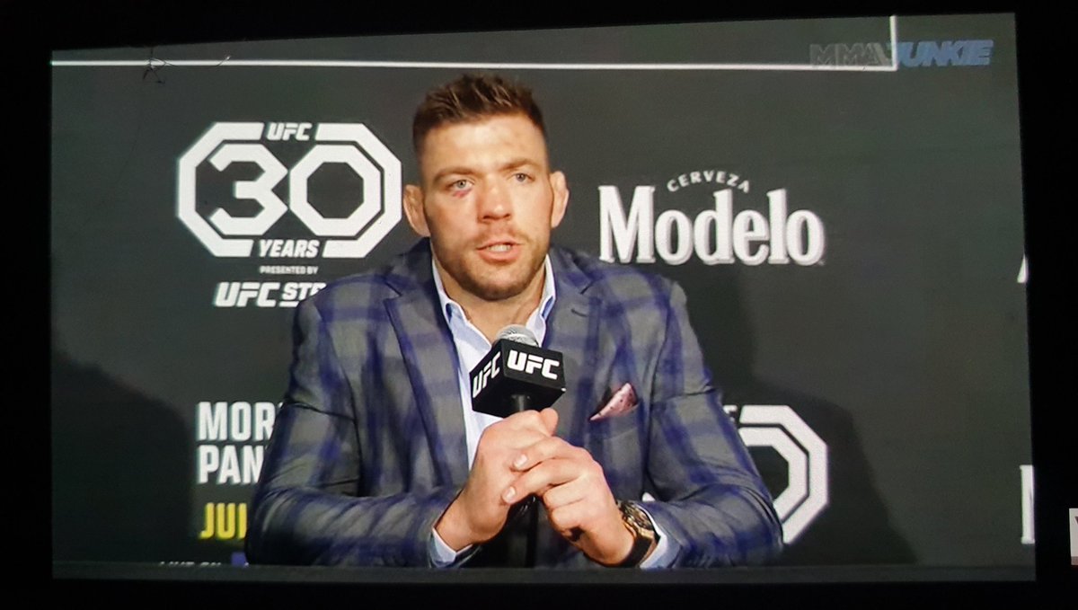 expafrica's tweet photo. Making South Africa proud! Always stay that man, gentlemen and leader! With this position comes responsibility and young fighters need role models! Congratulations on this win but also how you conducted yourself!
#DricusDuPlessis #proudlySouthAfrican #sportsnews #UFC290Live https://t.co/SL09CTTX3k