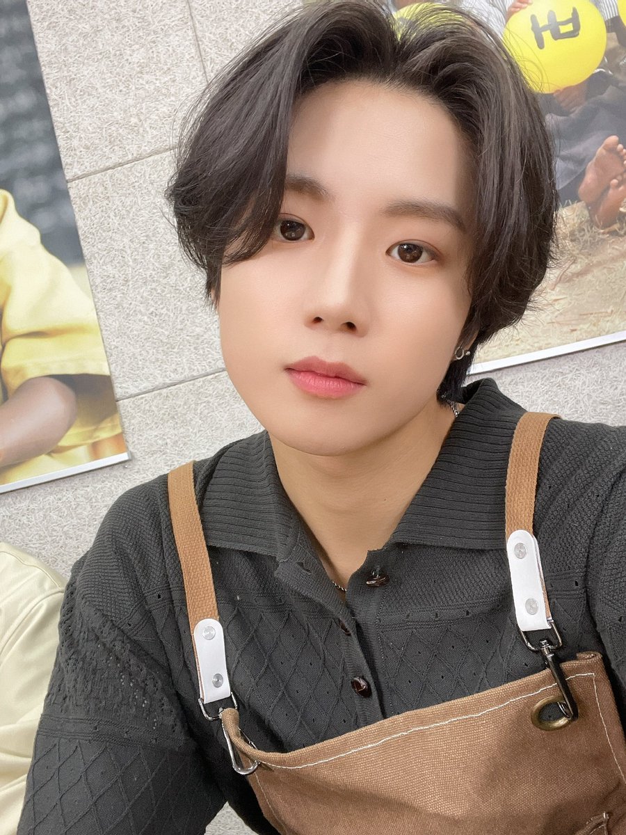 JUSTB_twt's tweet photo. [#건우] 나랑 일요일 오후에 커피 원두 볶으러 갈 온리비 9해요

#JUSTB #저스트비 #GEONU https://t.co/DKOiicaJWg