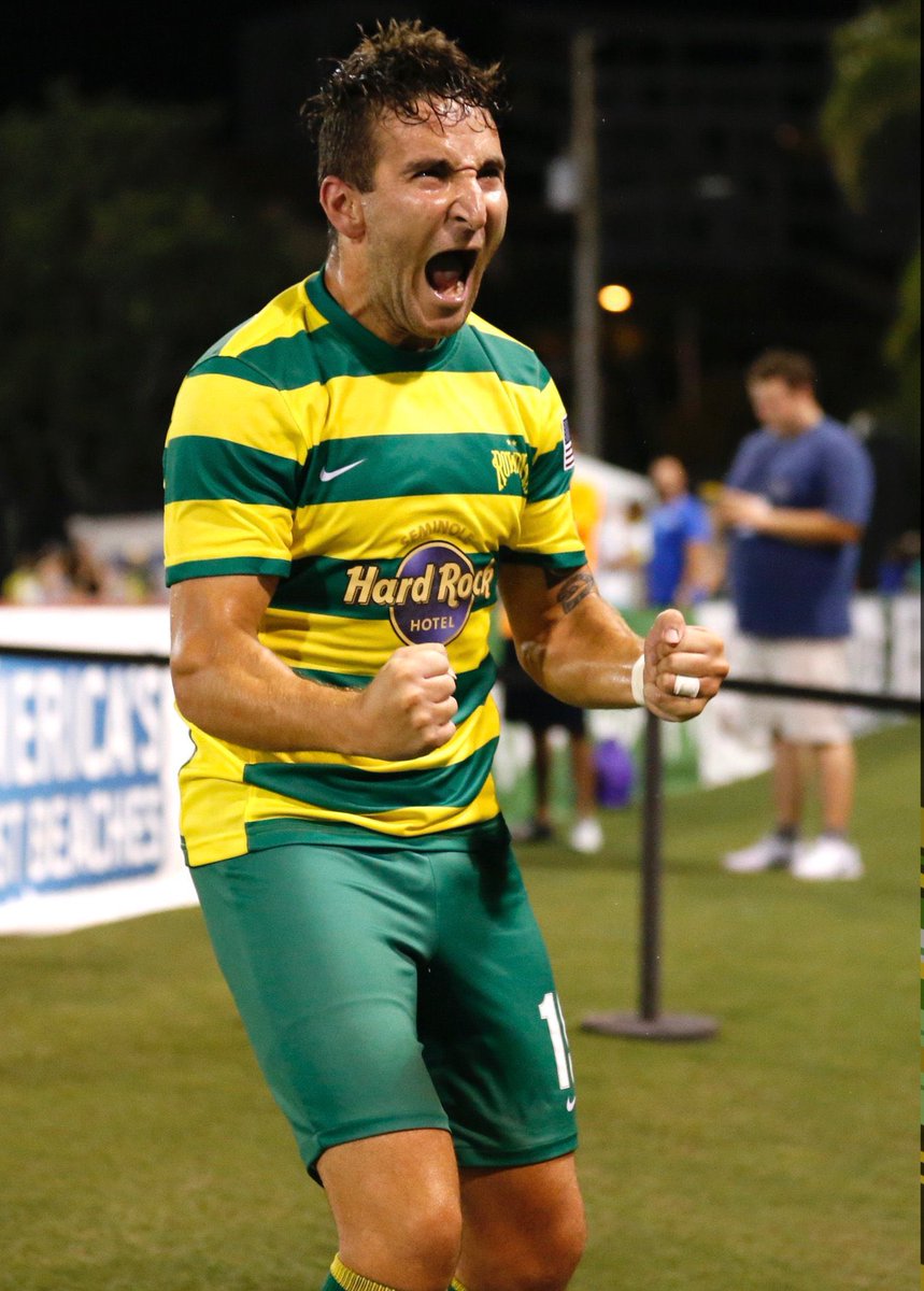 RandomRowdies tweet picture