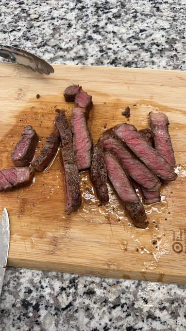 I like my steak how I like my women - <<<RAW>>> https://t.co/a7Lm4UHv9X