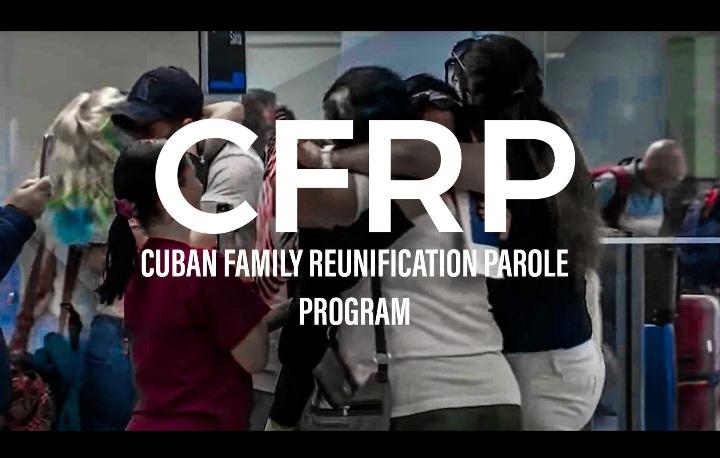 Lucy23034525's tweet photo. #castigadosporserlegales 
#lasfamiliasunidas 
#enlaunionestalafuerzaA nuestro proceso #CFRP solo le falta la palabra HUMANITARIO para ser procesado en línea, pero le sobran 6 años de espera  luego de ser aprobados. Vivimos en el mismo país, nuestros casos también son humanitarios https://t.co/iHiuTttqWV