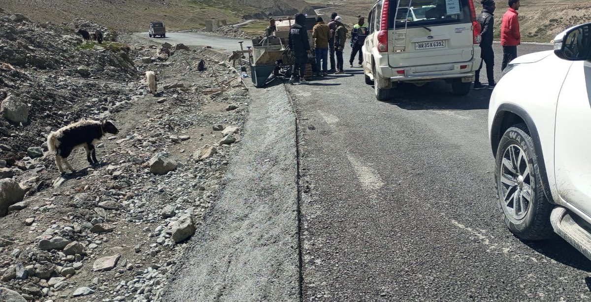 nhidcl's tweet photo. Progressing towards Prosperity!

In #Ladakh, #NHIDCL is upgrading the intermediate lane of NH-301 Kargil- Zanskar Road from Km 148.320 to Km. 196.250 under Package-7. 
#BuildingInfrastructure #BuildingTheNation https://t.co/z044DKp5f7