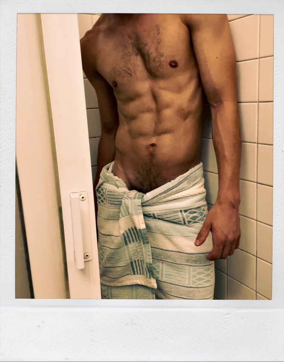 JamesAgraham27's tweet photo. Tambien por aqui 
POLAROID “le bain” Archives. https://t.co/giamfOYK4n