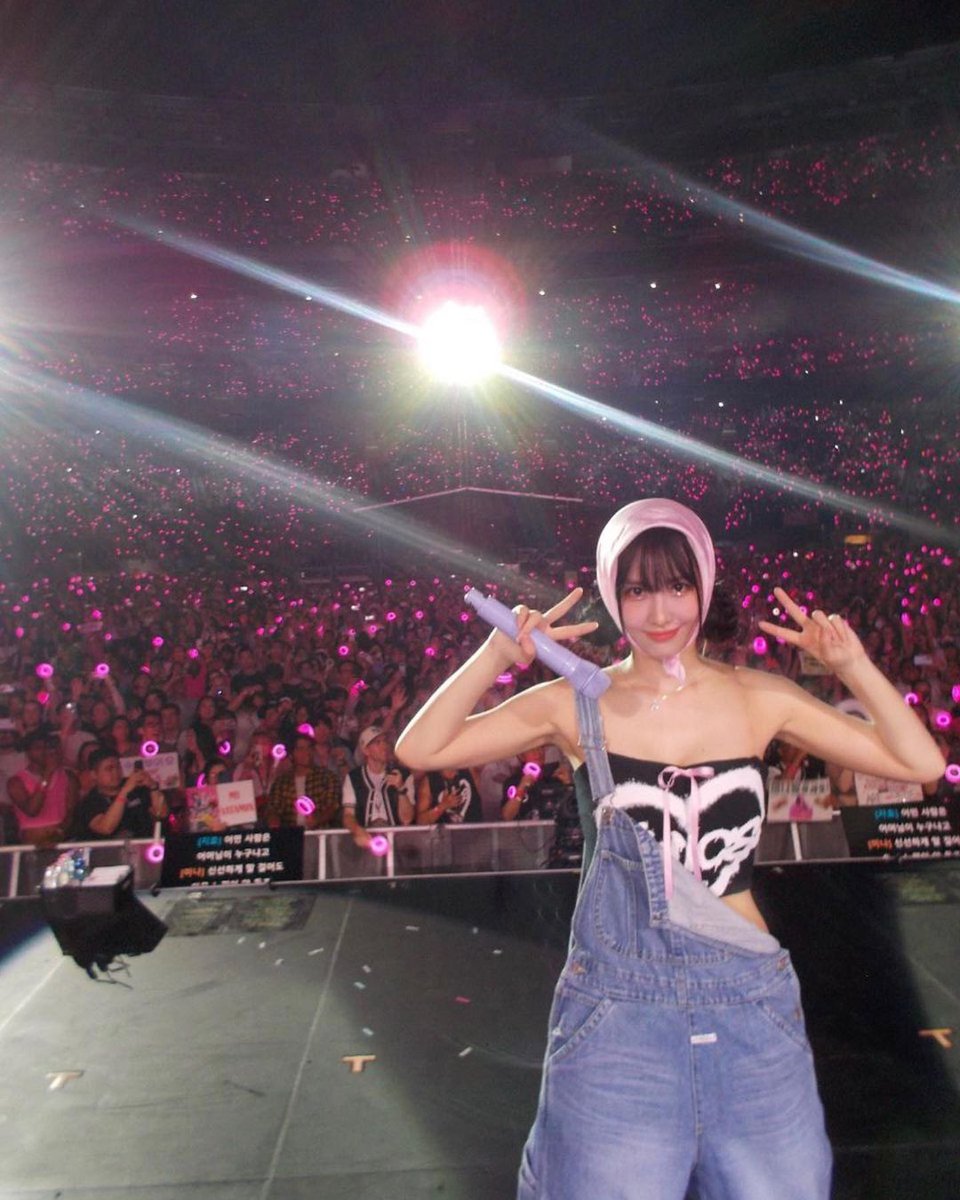 SubjectKpop's tweet photo. Momo's Instagram update

"Metlife stadium🩶"

#TWICE #트와이스 @JYPETWICE https://t.co/eDzBUulZDK