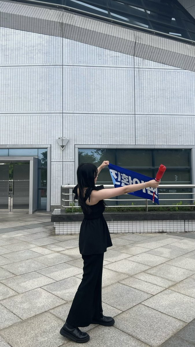 nana tweet media