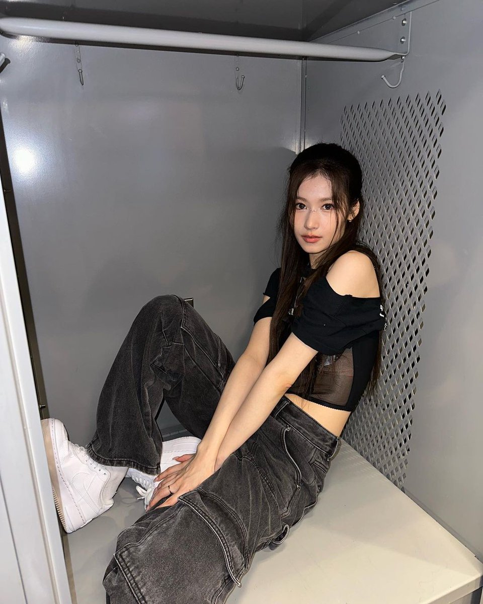 SubjectKpop's tweet photo. Sana's Instagram update

🩶

#TWICE #트와이스 @JYPETWICE https://t.co/FwvwYTglbu