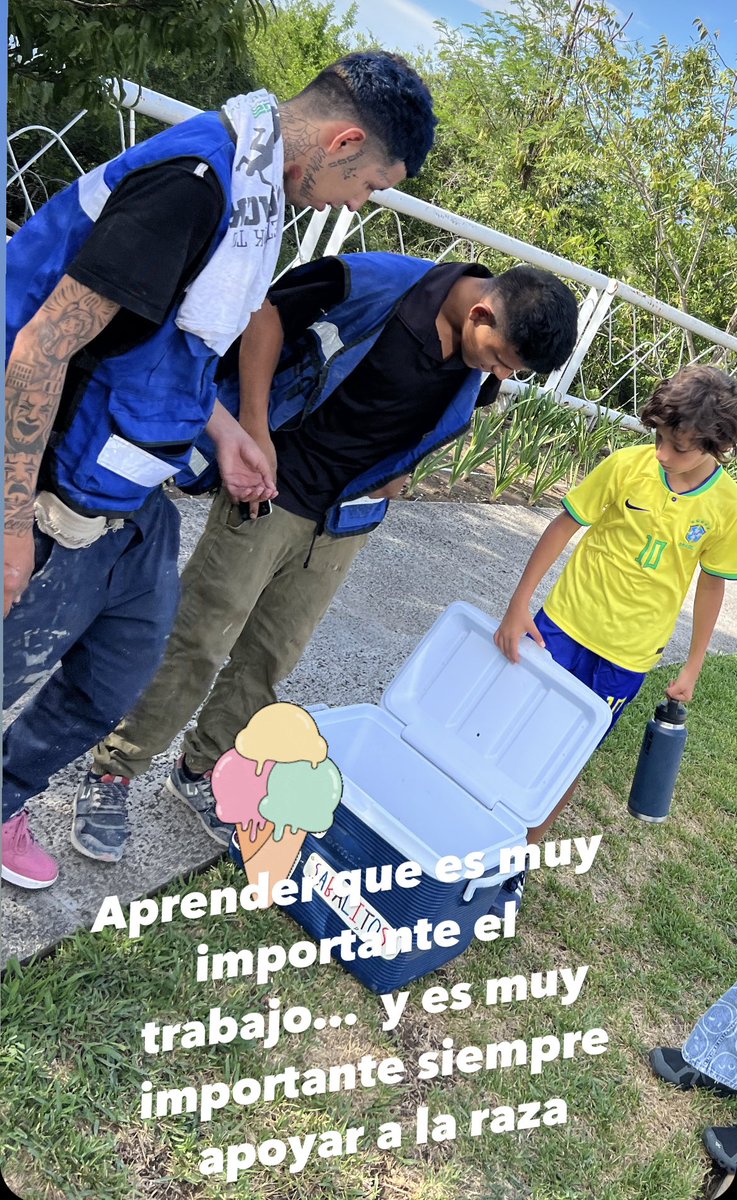 memecavazos's tweet image. Mis güercos aprendiendo…. Es muy importante el Trabajo y es muy importante siempre servir a los demás. 💪👍